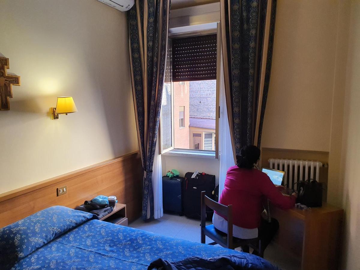 Suore Concezioniste Missionarie - Carmen Salles Roma Panzió Kültér fotó