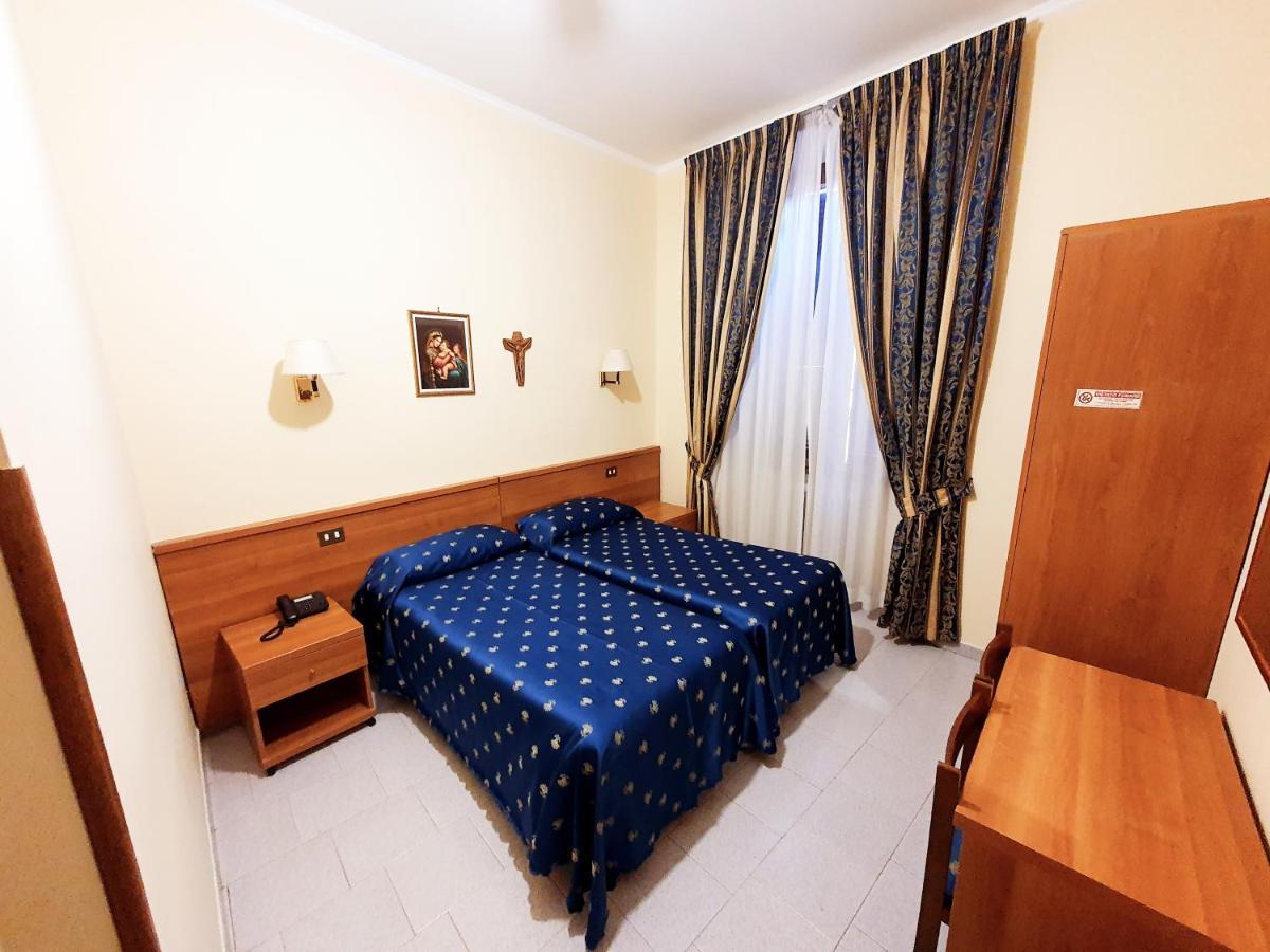 Suore Concezioniste Missionarie - Carmen Salles Roma Panzió Kültér fotó