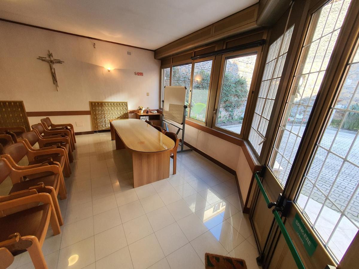 Suore Concezioniste Missionarie - Carmen Salles Roma Panzió Kültér fotó
